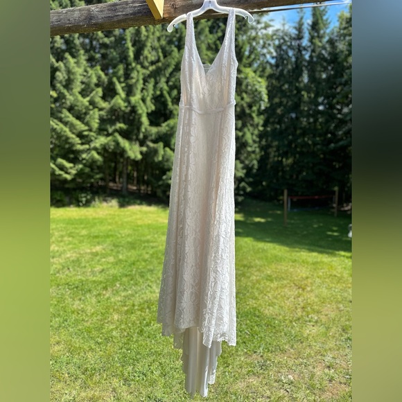 David’s Bridal soft white A line all over lace square back wedding dress. - Picture 2 of 10